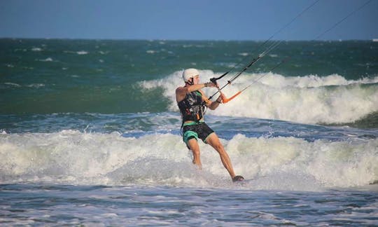 Kiteboarding Lessons in tp. Phan Thiết