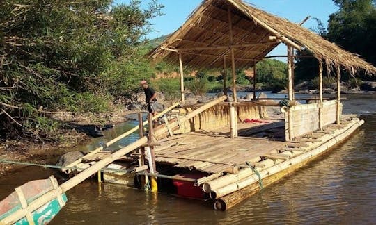 Super bamboo rafting for familys