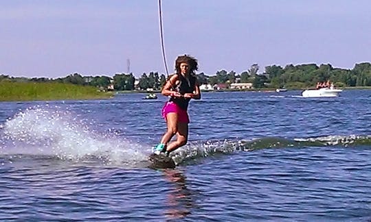 Wakeboarding Lessons with Equipment, Foam and Safety Vest in Wilkasy