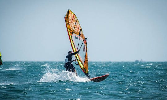 Alquiler de tablas de windsurf y clases en el sitio. Phan Thiøt