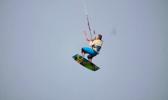 Kitesurfing Lessons in Tambon Hua Hin