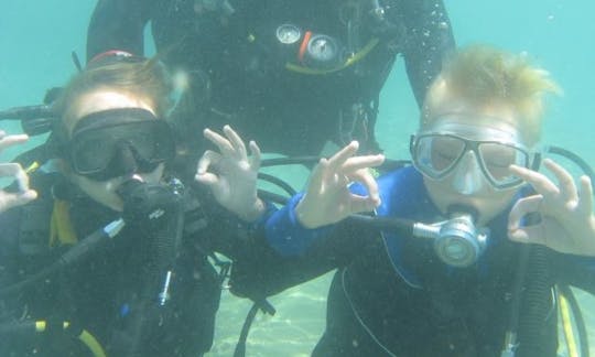 Viajes y cursos de buceo en barco en Pissouri