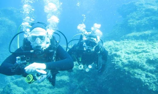 Viajes y cursos de buceo en barco en Pissouri