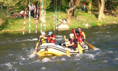 Passeio de rafting no rio Ibar