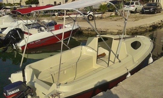 Pasara Adria 500 Boat Rental in Murter, Croatia