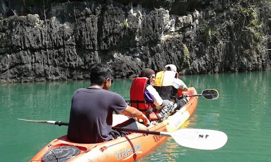 Incrível aventura de caiaque em Tambon Nong Thale