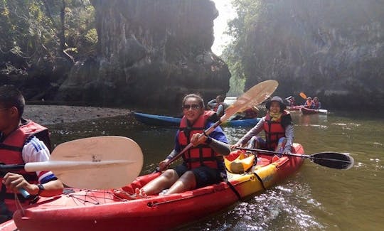 タイのタンボンパクナムでの素晴らしいダブルカヤックツアー