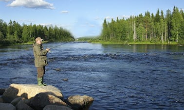 Viaje guiado de pesca con mosca en Rovaniemi