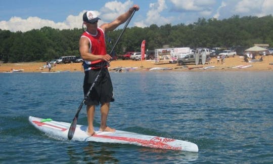 Stand Up Paddleboarding em Bishopton Lake, Reino Unido