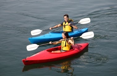 Kayak in Bishopton Lake