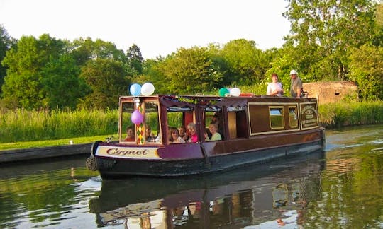 Canal Boat Trips in Kintbury