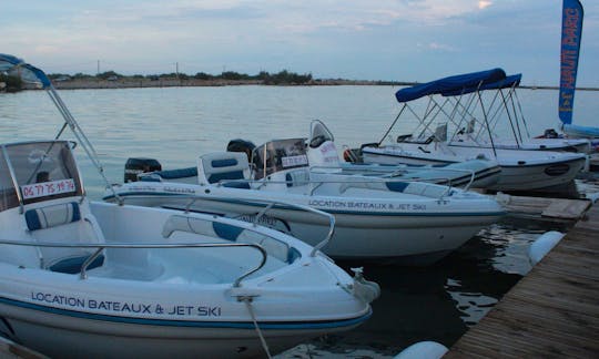 Aquamar 80 Center Console Boat Hire in Fleury, France