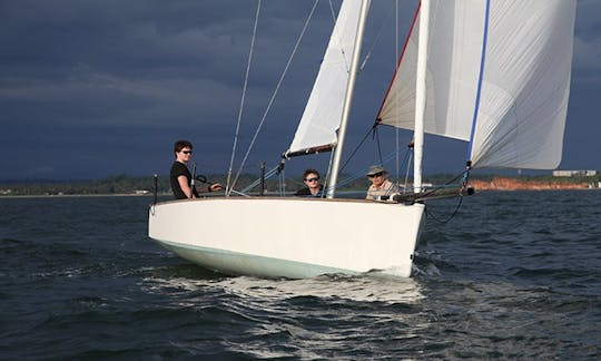 'Mini Bee 6.5' rental in Colombo, Sri Lanka (No bareboat charter)