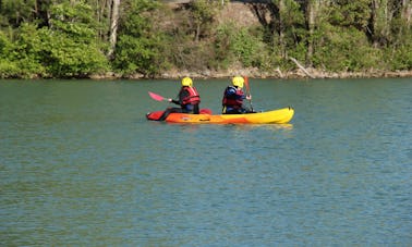 Lección de kayak para principiantes en Murillo de Gállego, España