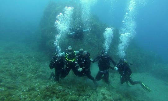 フランス、モンスでのリバーダイビングツアー