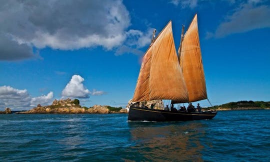 Island Sailing Tour In Paimpol