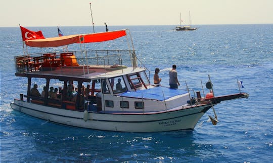 Passeios de barco de mergulho “THE NORTH STAR” na Turquia