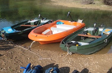 Electric Boat Hire in Montagnac-Montpezat