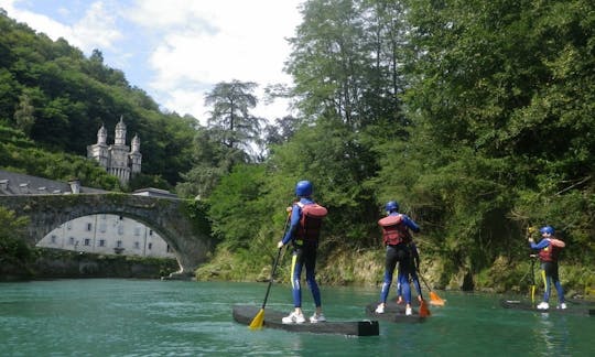 フランス、モントーでのパドルボードレンタルと旅行