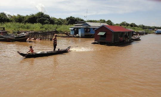 Passeio de canoa em Krong Siem Reap