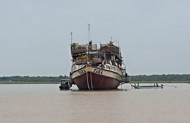 Tara Boat City Tour in Krong Siem Reap