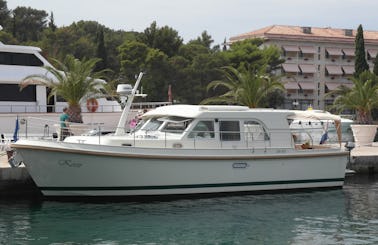 LUXURY DAY TOUR - Motor Yacht with Skipper in Rovinj (Croatia)