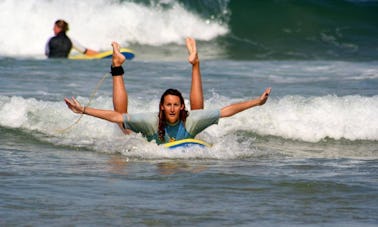 Clases de surf de medio día para todas las edades y habilidades en Newquay, Reino Unido