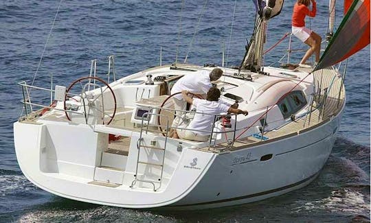 Charter Beneteau Oceanis 43 Sailboat with 4 Cabins in Lisbon