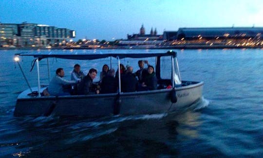 Radius 12 persons: Cruise the Canals of Amsterdam