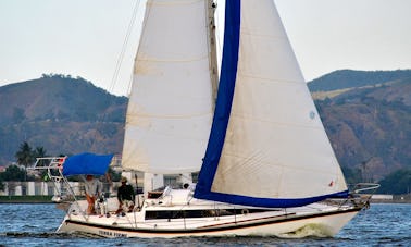 Alquile un monocasco de crucero de 33 pies en Río de Janeiro, Brasil