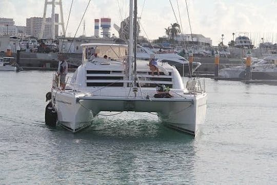 A luxurious sailing catamaran in Okinawa, the only one of its kind in Japan!!