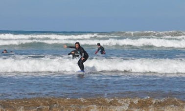 Aprende a surfear en Caleta de Famara