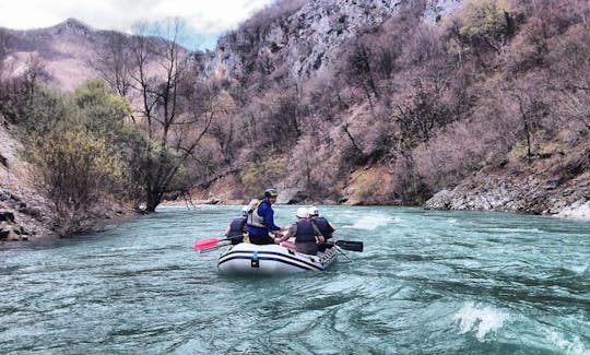 Viajes en balsa en Konjic, Herzegovina