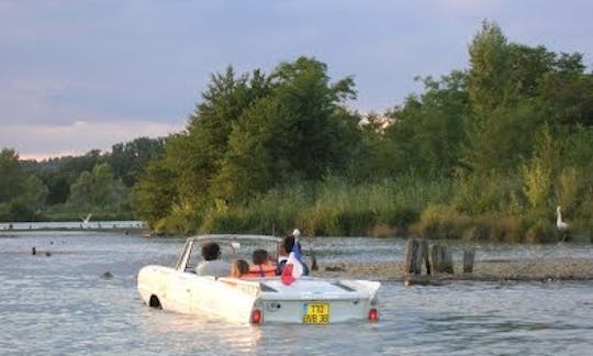 フランス、モンタリュー・ヴェルシューでの水陸両用カーライド