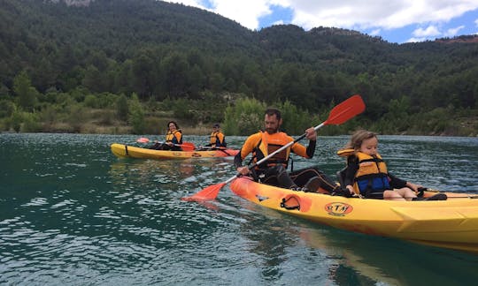 Tours y alquiler de kayaks dobles en Montanejos, España