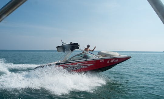 'Mastercraft X-Star' Wakeboarding in Tambon Ko Pha-ngan