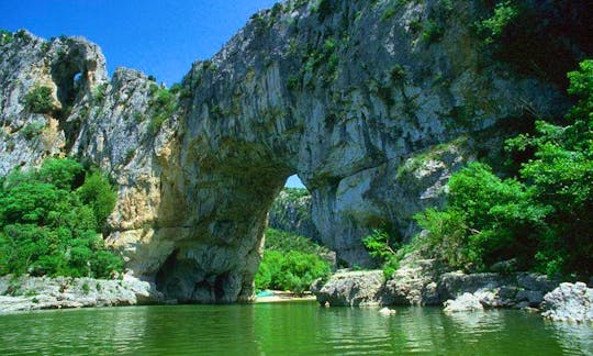 Canoe Descending Trips in Ardèche - Vallon Pont D'arc