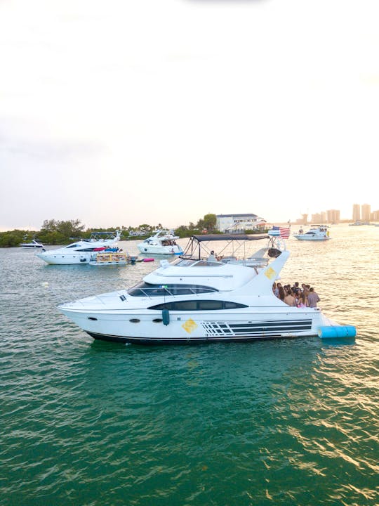 Great Ocean-Going Vacation Yatch Carver 50'  --Jet ski for FREE --in Miami Beach