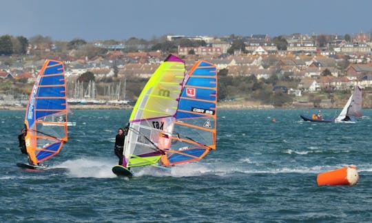 Cours de planche à voile et location à Portland, Royaume-Uni