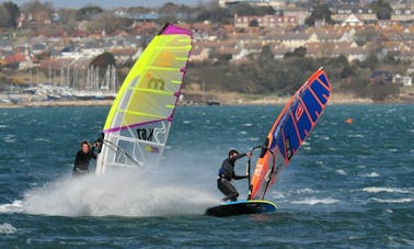 Alquiler y clases de windsurf en Portland, Reino Unido