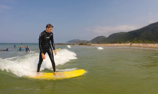 スペイン、ノハでのサーフレッスン