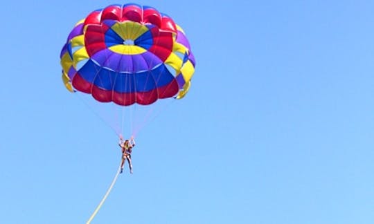 Parasailing in Kerkira