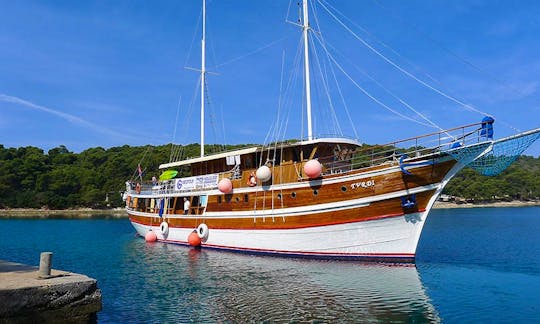 ''M/Y Tvrdi'' Mega Yacht Charter in Jesenice