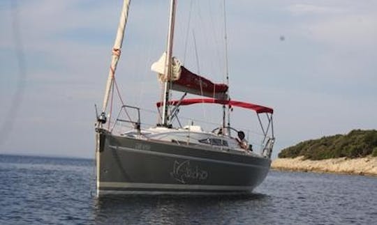 ''Echo'' Elan 340 Monohull Charter in Marina Kornati