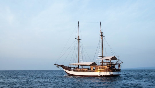 Komodo Diving Snorkeling Liveaboard With Duyung Komodo Diving Snorkeling Liveaboard With Duyung