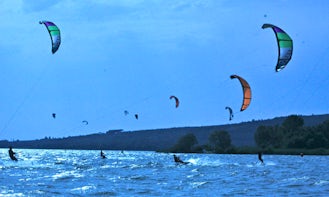 Kitesurfing Lessons in Castiglione del Lago