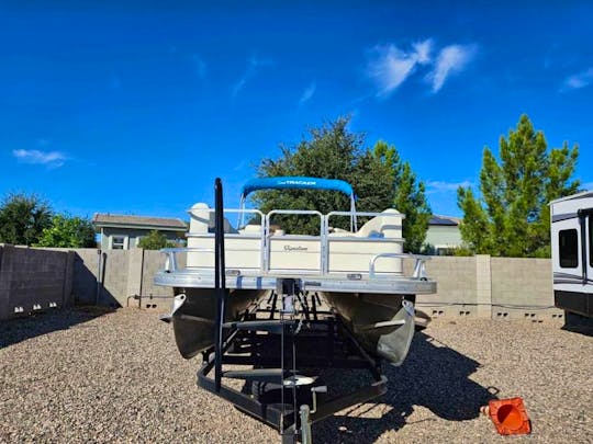 24 ft Suntracker Party Barge Pontoon Rental in Morristown AZ 