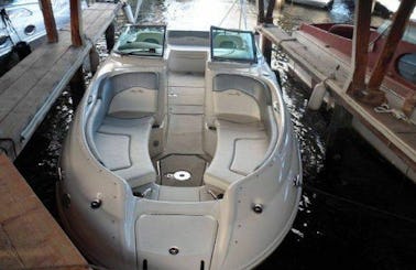 26' Sea Ray 260 Deck Boat Charter in Chicago, Illinois