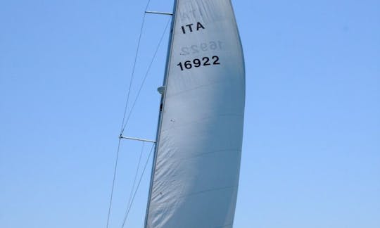 Carta de vela Bavaria 46 em Siracusa, Sicília, com o capitão Carlo e Federica