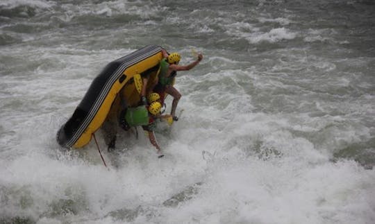 Passeio de rafting em Rize, Turquia